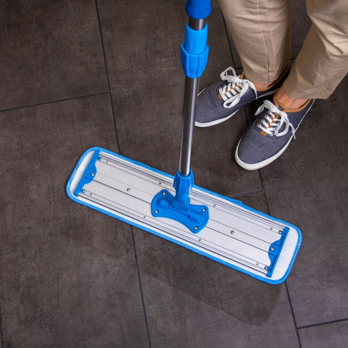 MICROFIBER WET MOP METHOD