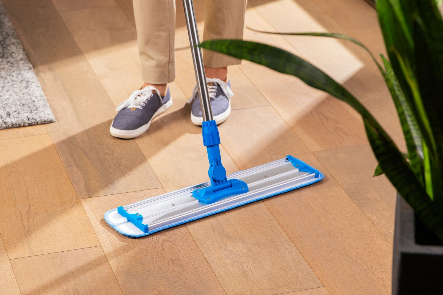 MICROFIBER WET MOP PAD VIDEO