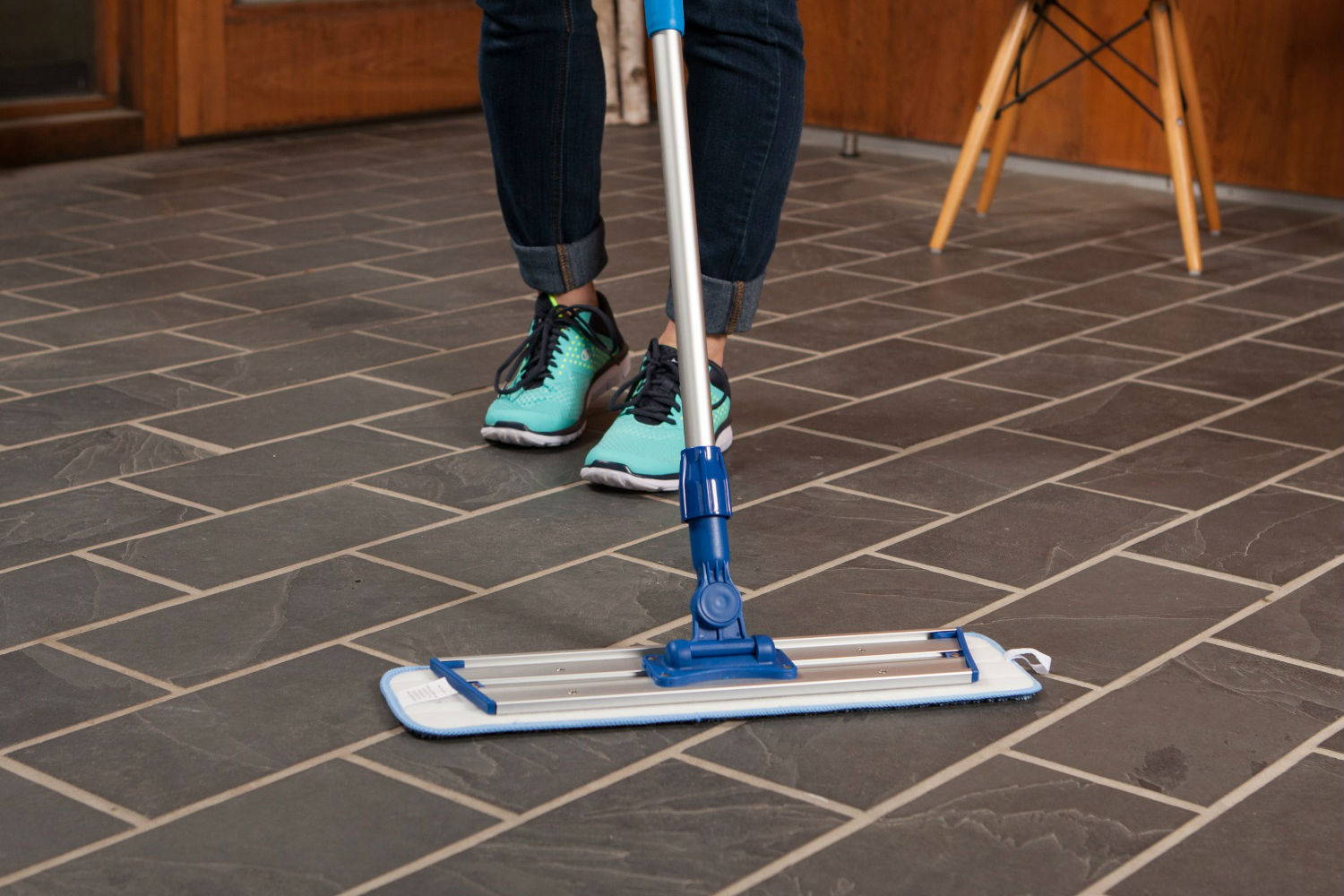 5 SIMPLE WAYS TO KEEP GROUT CLEAN & STAIN-FREE!