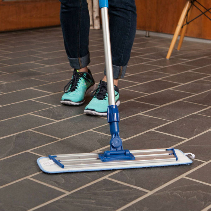 5 SIMPLE WAYS TO KEEP GROUT CLEAN & STAIN-FREE!