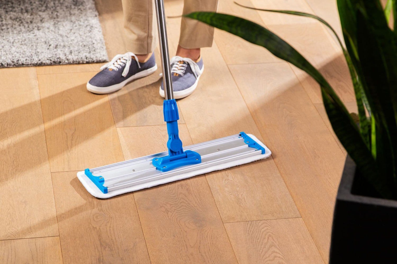 best mop scrubber laminate floors