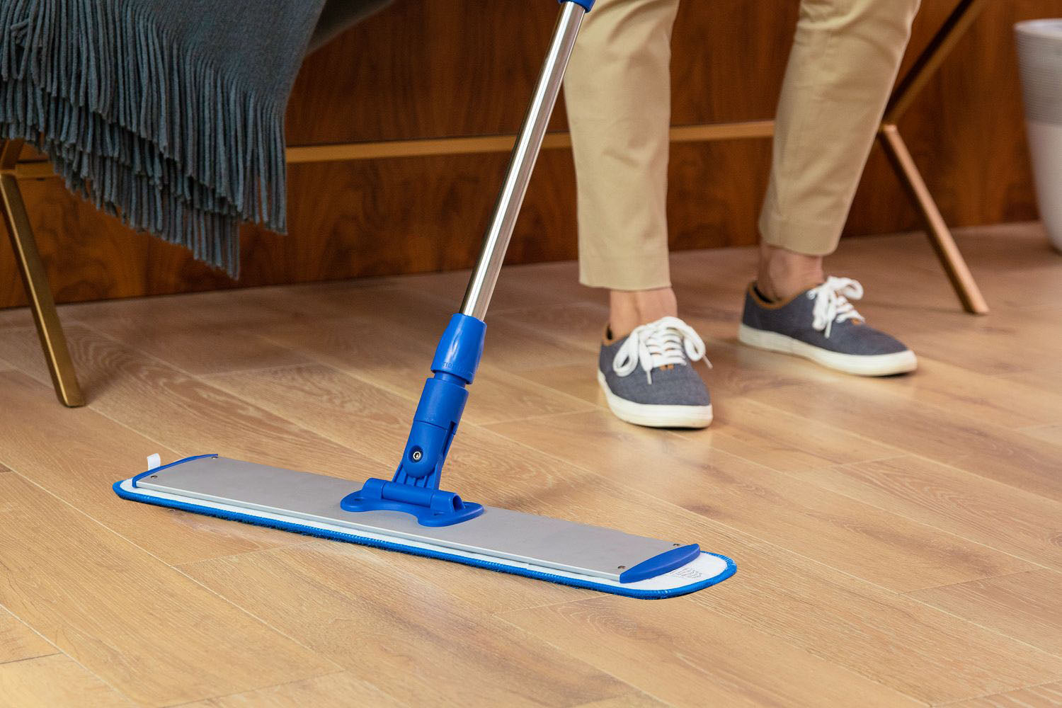 Bona Premium Microfiber Floor Mop for Dry and Wet Floor Cleaning - Includes  Microfiber Cleaning Pad and Microfiber Dusting Pad - Dual Zone Cleaning